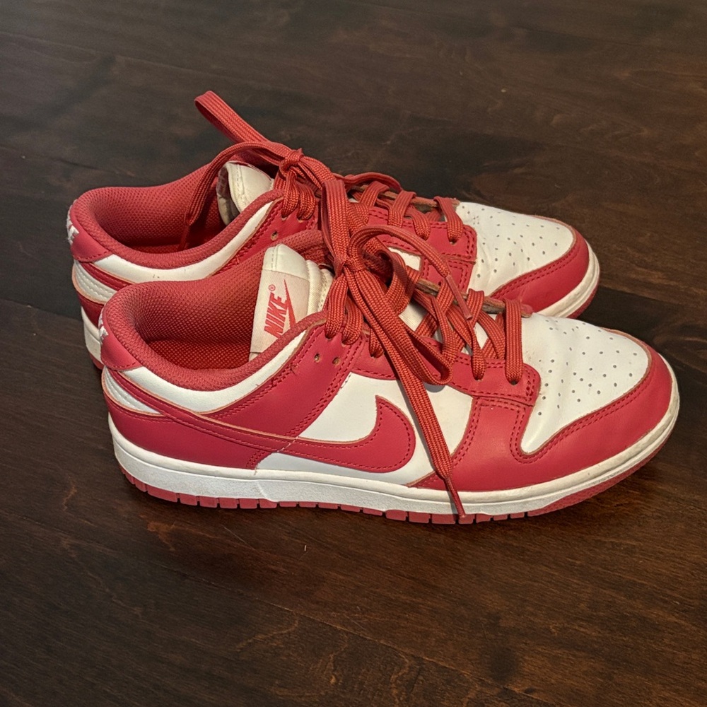Nike dunk low archeo pink size 8